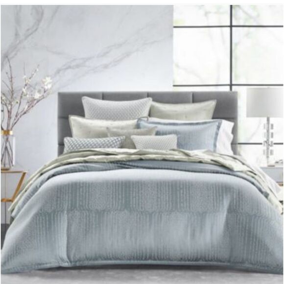 Hudson Park Collection
Faded Geometric King Sham. Color: Slate - Picture 3 of 9